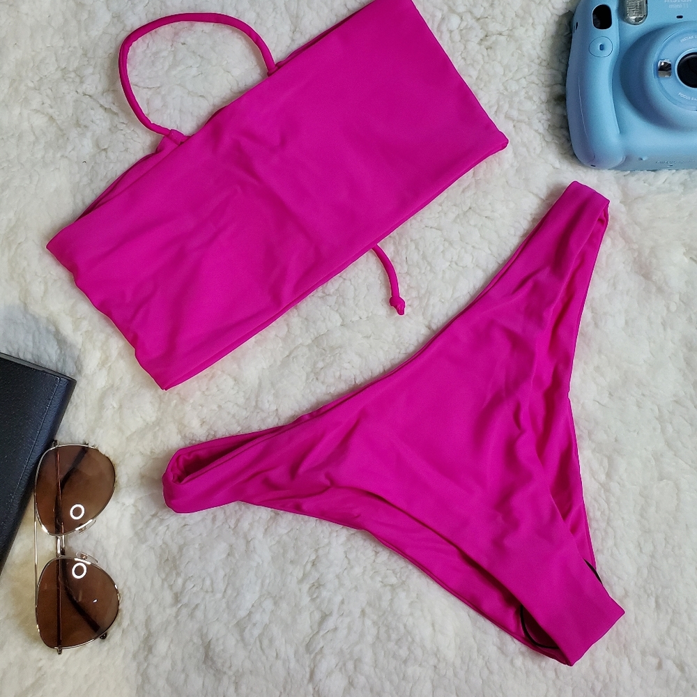 Bikinis - Picture 1 of 1
